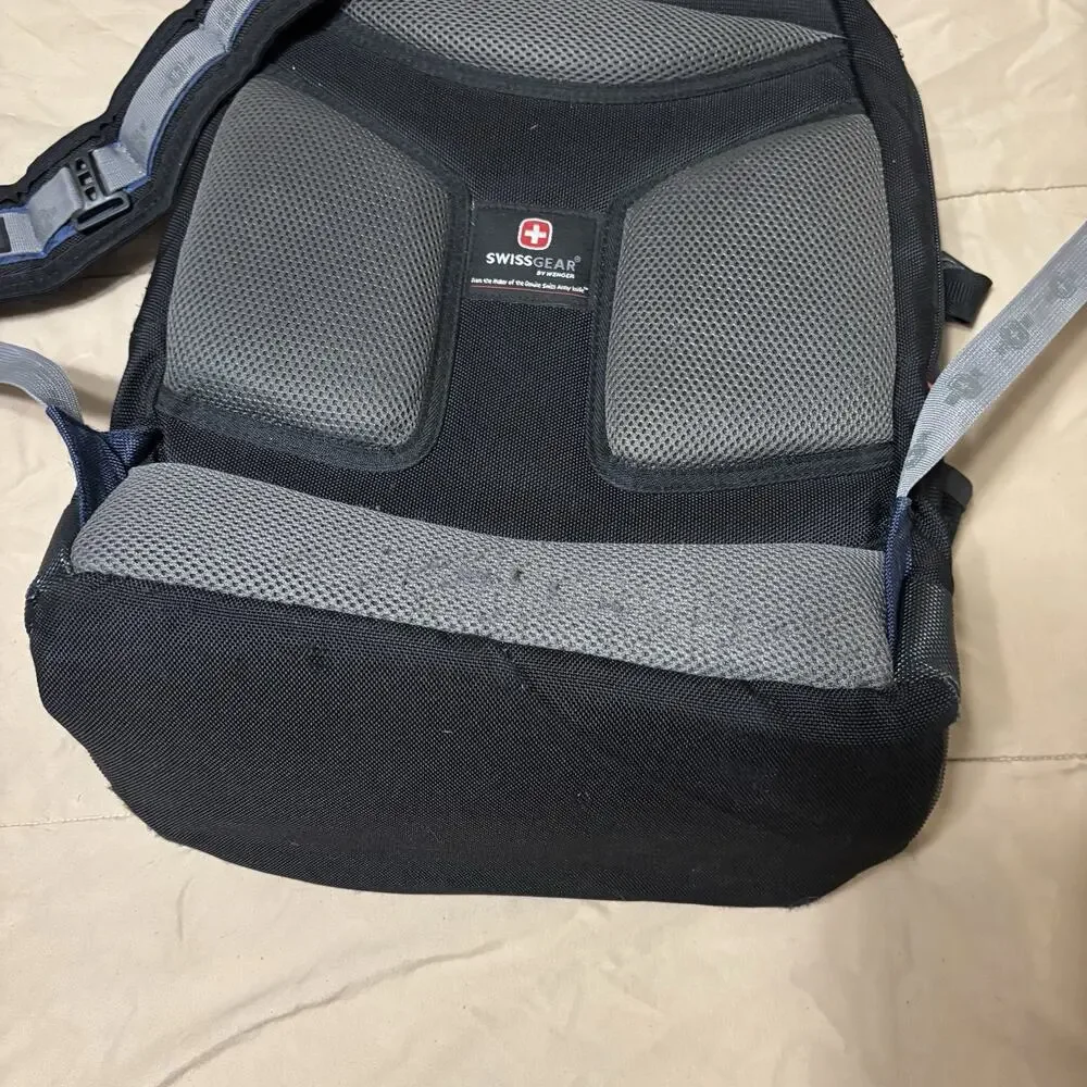SWISSGEAR by Wenger Large Black/Blue/Gray Backpack Zip, Padded, Fits 15